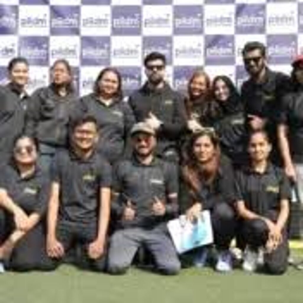 Students receiving Digital Marketing Course certificates after successful completion in Pune